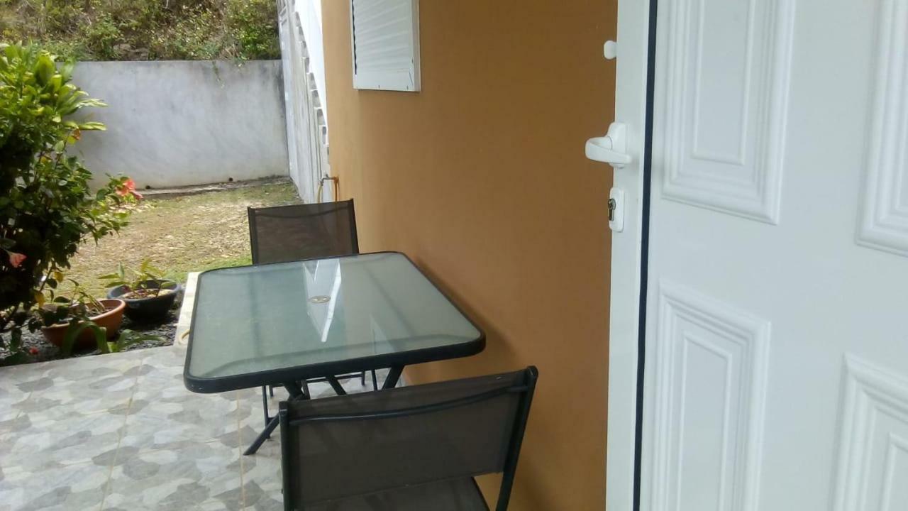 Charmant Petit T2 Dans Maison Vieux-Bourg Exterior photo